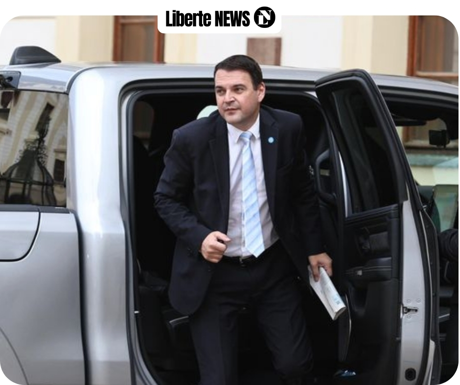 Arogantní ministr MACINKA popírá klimatickou krizi i zdravý rozum