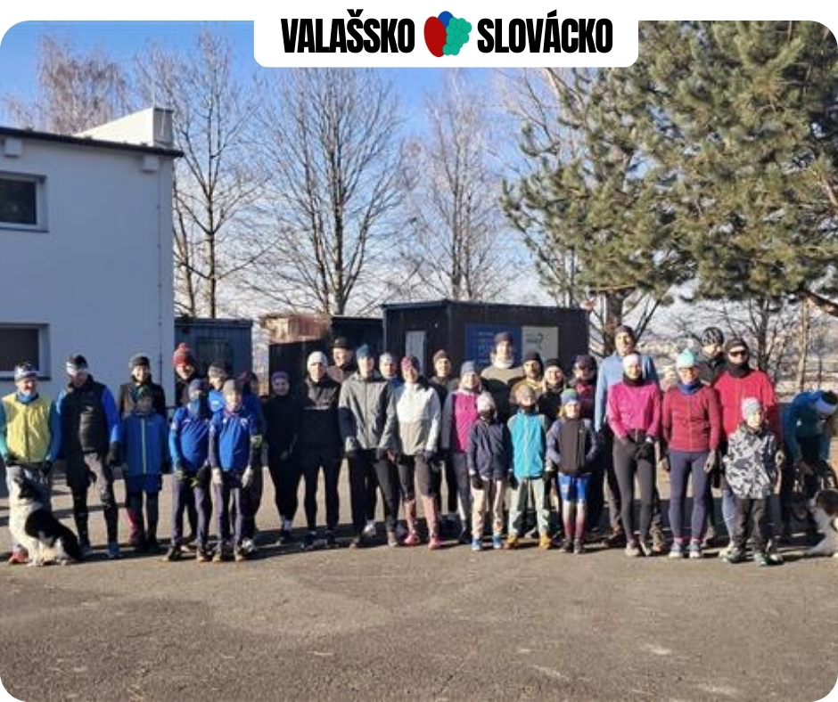 Mrazivá Štěpánská STOVKA přilákala desítky běžců na dobrou věc