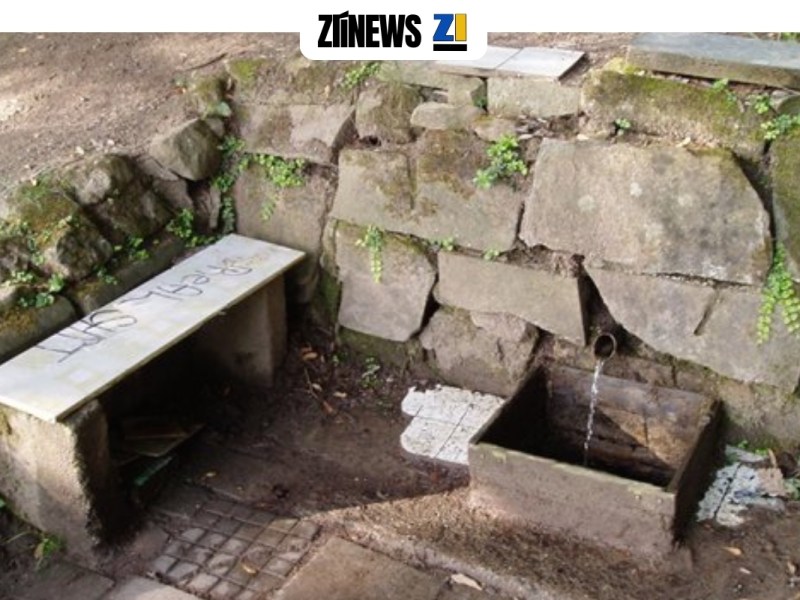 STUDÁNKA v Bělově jen vzpomíná na časy, kdy se z ní dalo pít